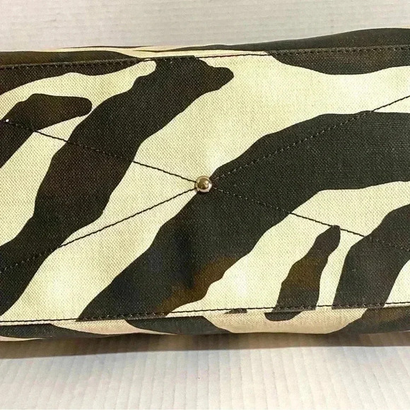 Dooney Bourke canvas tote handbag - Picture 10 of 14